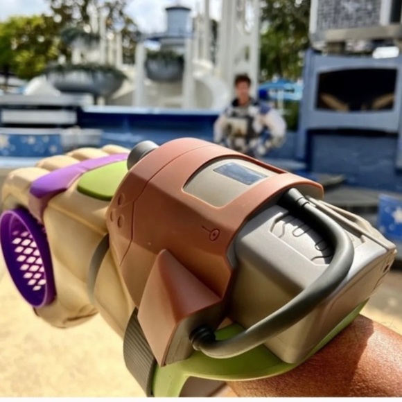 Disney Parks Buzz Lightyear Drink Holder - Brand New! - Picture 2 of 4